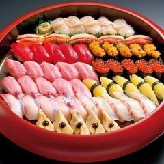 今日19時半から新大久保で寿司会します🍣