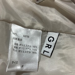 丈は160センチだとヘソくらい女性パーカーの画像