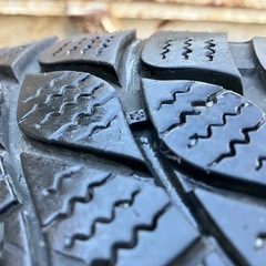 プリウススタッドレスタイヤ 195/65 15インチ　アルミホイール付　旧型プリウス　の画像