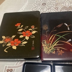 お箱、小さなお習字道具などの画像