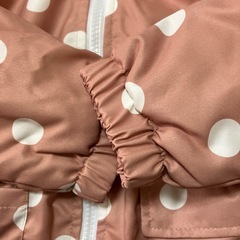 未使用品　女の子　ピンクベージュ裏フリースアウター　サイズ100の画像