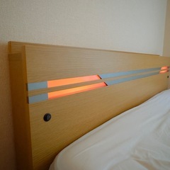 取引決定【ワイドダブルベッドフレーム】ASLEEP（アイシン精機）アウトレット品  コンセント付き・間接照明付きの画像