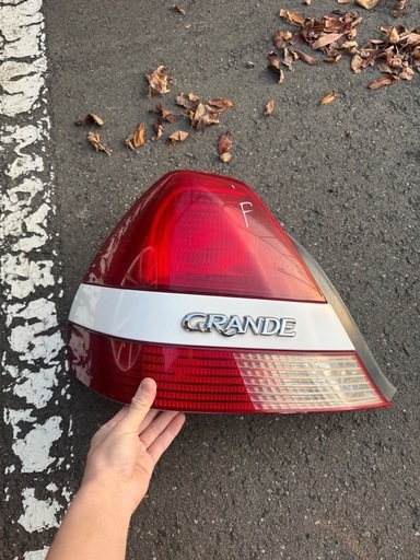 110マーク2 左純正テール