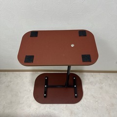 昇降式サイドテーブルの画像