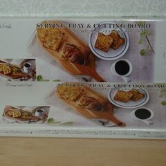 トレイ&カッティングボード ２枚セット (新品未使用)の画像