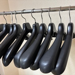 12月13日まで❣️ 大きめハンガー　10本まとめて　コート等に　（５本200円でも🆗）の画像