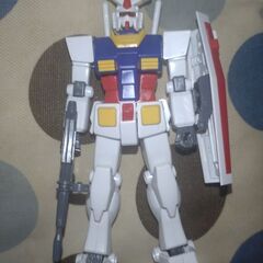 1/100デスティニーガンダムとhgガンダムセット　組み立て済み完成品の画像