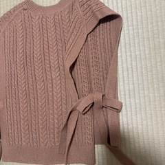 GU セーターベストの画像