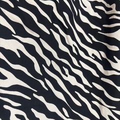 GU　ゼブラ柄スカートの画像