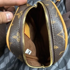 VUITTONバック
の画像