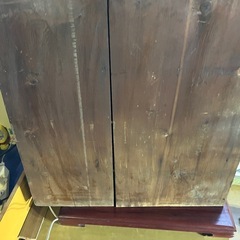 レトロな茶箪笥の画像