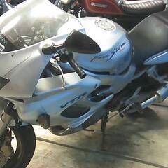 HONDA VTR1000F 銀 車検残R8/2月 エンジン始動動画 名変で乗れます 半額配送キャンペーン 現状渡し諸経費￥0- 横浜 P-Yardの画像