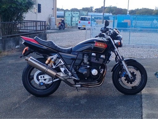 ヤマハ　XJR 400
