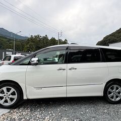 エスティマハイブリッドの画像