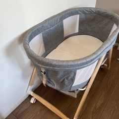 処分間近！折りたたみベビーベッドの画像