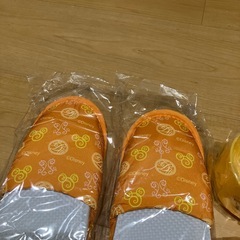 (お話中)ディズニーホテル土産　子供用スリッパ　コップの画像