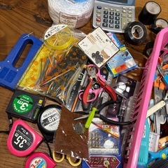 工具　ハサミ　ドライバー　メジャーなどごちゃごちゃまとめてまとめての画像