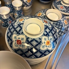 花柄食器セットの画像