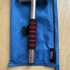 ペグハンマー 軽量 テント ハンマー 110G チタン合金 キャンプ ハンマー 持ち運びが簡単ホームゴーキング アウトドアキャンプ 登山ミニ 車の救助 多機能 高強度TC4 チタンハンマー プロのデザイン 収納袋付きの画像