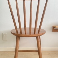 ニトリウィンザーチェアの画像