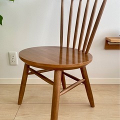 ニトリウィンザーチェアの画像