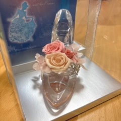 ディズニープリンセス日比谷花壇ガラスの靴プリザーブドフラワーの画像