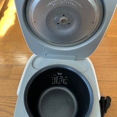 美品★YAMAZEN★デジタル炊飯器21年製★YJB-300(W)の画像