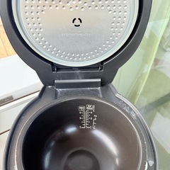 アイリスオーヤマ 炊飯器 ５合の画像