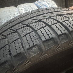 スタッドレスタイヤの画像