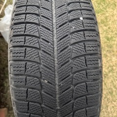 スタッドレスタイヤの画像