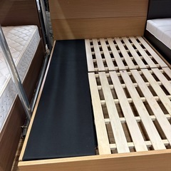 引取大歓迎　美品140cmニトリベッド　収納付き　フレームのみの画像