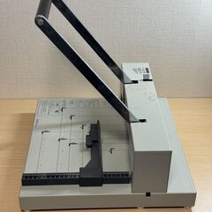 PLUS 裁断機 PK-513 カバーにサビ 電球切れの画像