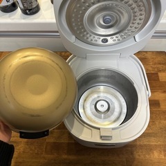 シャープ KS-MC5-W ジャー炊飯器 （3合炊き）　ホワイトの画像