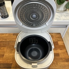 シャープ KS-MC5-W ジャー炊飯器 （3合炊き）　ホワイトの画像