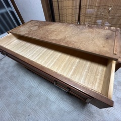 アンティーク調の取っ手つき付き♪引き出し4段の棚 幅約121cmの画像