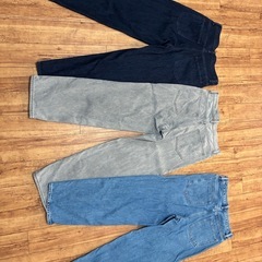 ワイドストレートジーンズ　ユニクロ
の画像