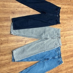 ワイドストレートジーンズ　ユニクロ
の画像