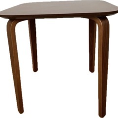 正方形テーブル／11月中に引き取り可能な方 の画像