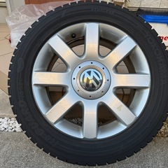 【タイヤ・ホイール4本セット】バリ溝 VWゴルフ スタッドレスタイヤ YOKOHAMA アイスガード 205/55R16の画像