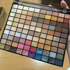 100色アイシャドウ
の画像