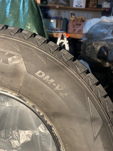 スタッドレス　265/70R16 冬タイヤ　ブリヂストン　DM-V2