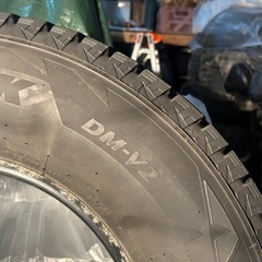 スタッドレス　265/70R16 冬タイヤ　ブリヂストン　DM-V2の画像