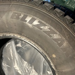 スタッドレス　265/70R16 冬タイヤ　ブリヂストン　DM-V2の画像