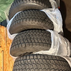 スタッドレス　265/70R16 冬タイヤ　ブリヂストン　DM-V2の画像