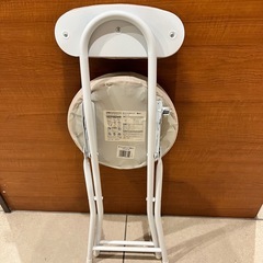 折りたたみチェア 椅子 ホワイト/ベージュの画像