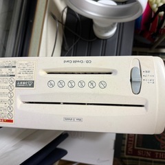 家庭用　簡易　電動シュレッダーの画像