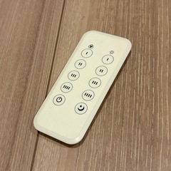 【お売りします】IKEA イケア ESKADER エスカデル LEDシーリングランプ リモコン付きの画像