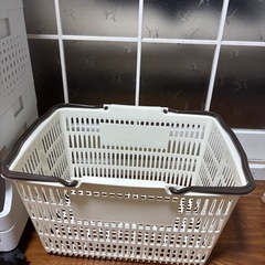 （4点セット ）キャスター付き収納ラック2台＋バスケット2個の画像