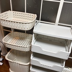（4点セット ）キャスター付き収納ラック2台＋バスケット2個の画像