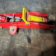 ガレージジャッキ　油圧ジャッキ　2トン タイヤ交換、整備などにの画像